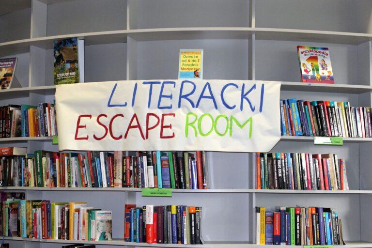 Młodzież zamknięta w bibliotece !!!