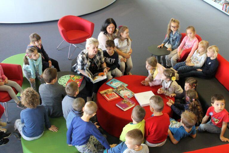 PRZEDSZKOLAKI W BIBLIOTECE