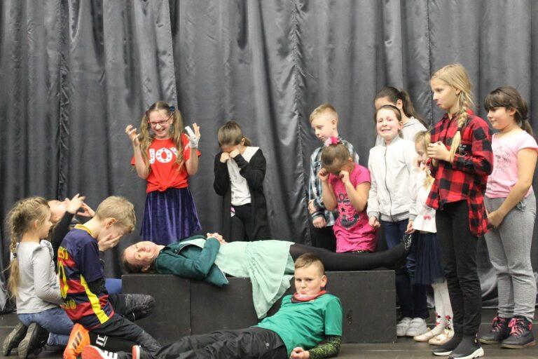 TEATR W CZARNYM BORZE? A CZEMU NIE?