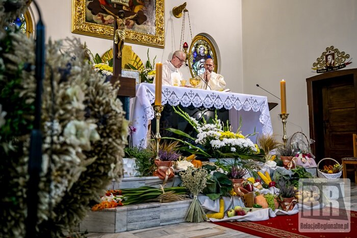 Msza dziękczynna podczas dożynek gminnych w Czarnym Borze