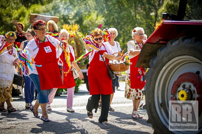 Stowarztszenie Atrakcyjni w korowodzie dożynkowym