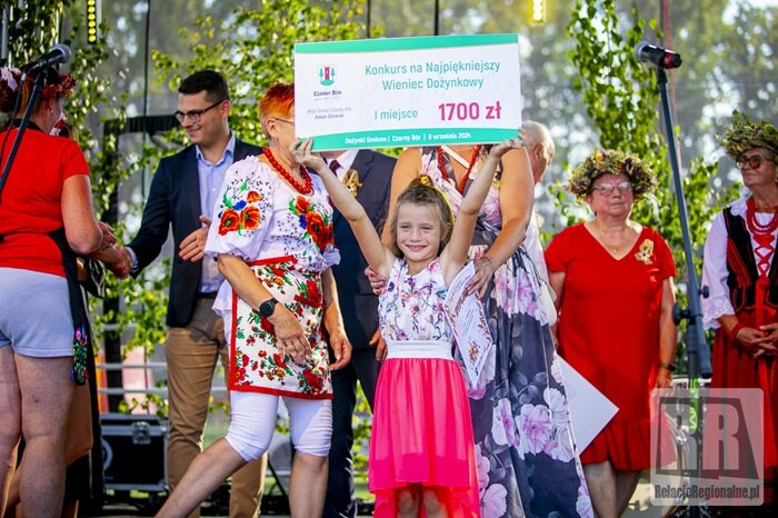 Sołectwo Witków z wygranym czekiem