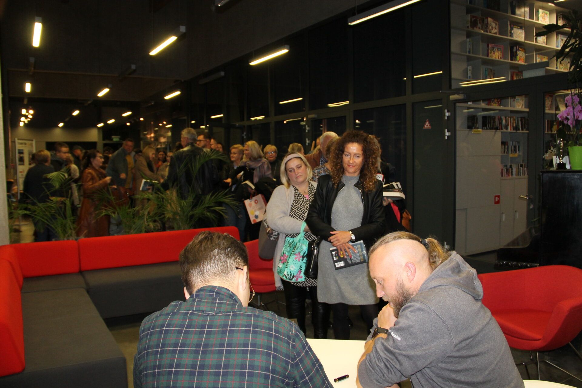 kolejka po autograf