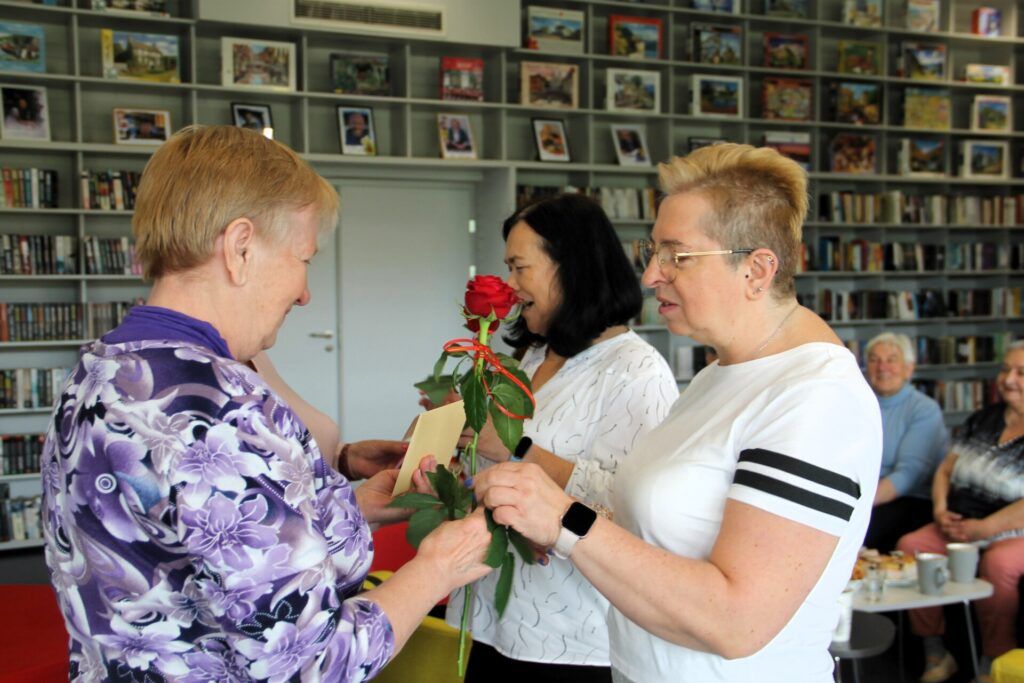ZYCZENIA DLA BIBLIOTEKAREK